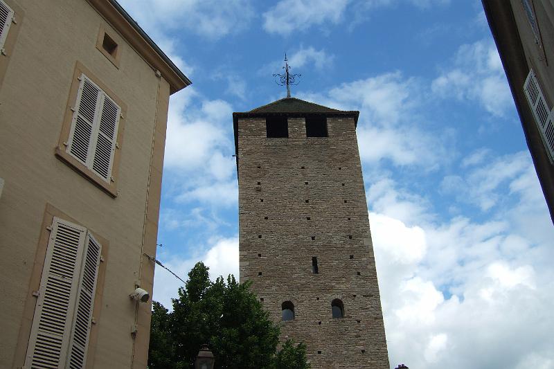 2010-05- (143).JPG - Ein übriggebliebener Turm von zwei ehemaligen Westtürrmen der Abteikirche